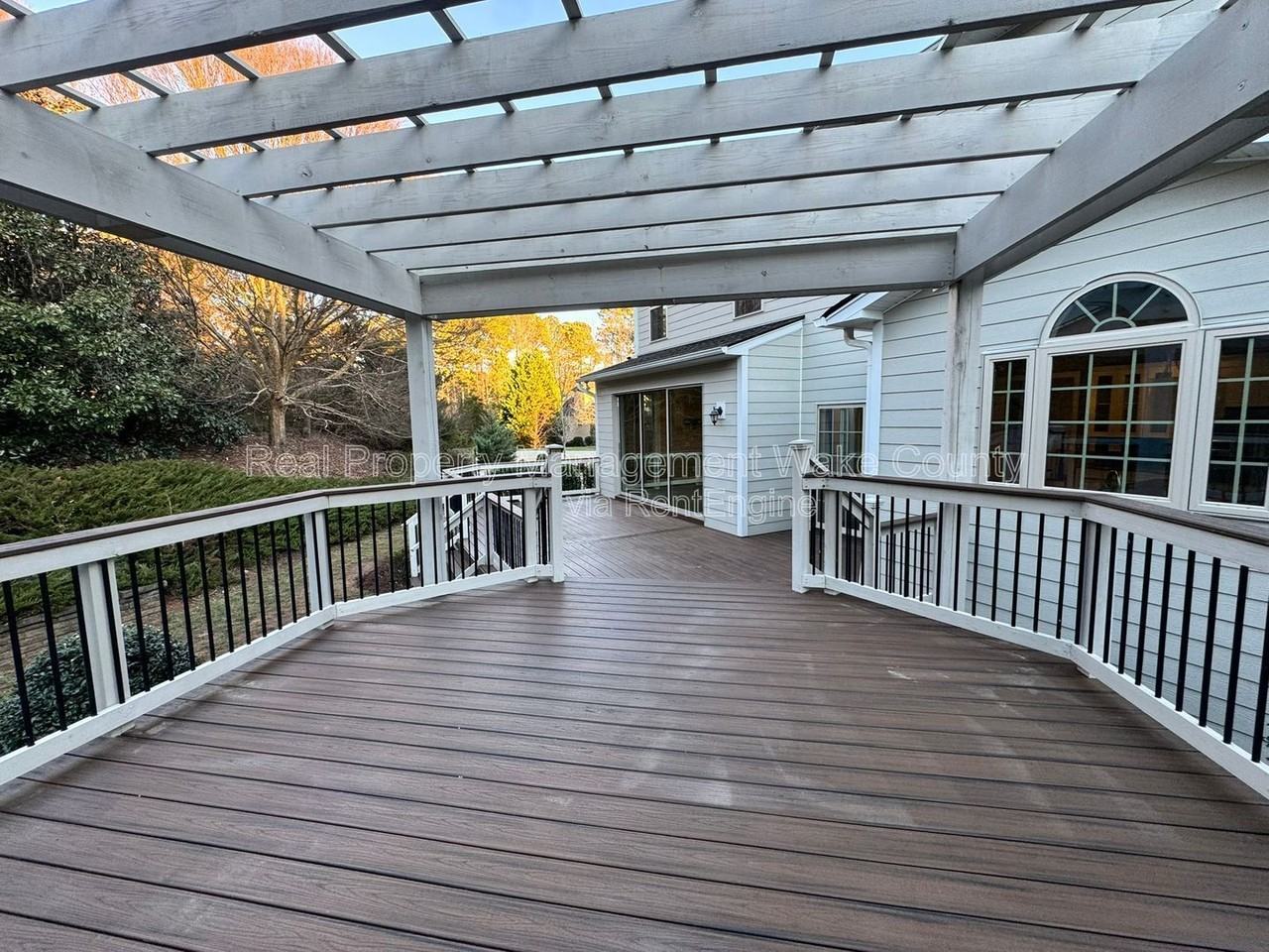 1021 Keith Rd - Photo 2 of 50