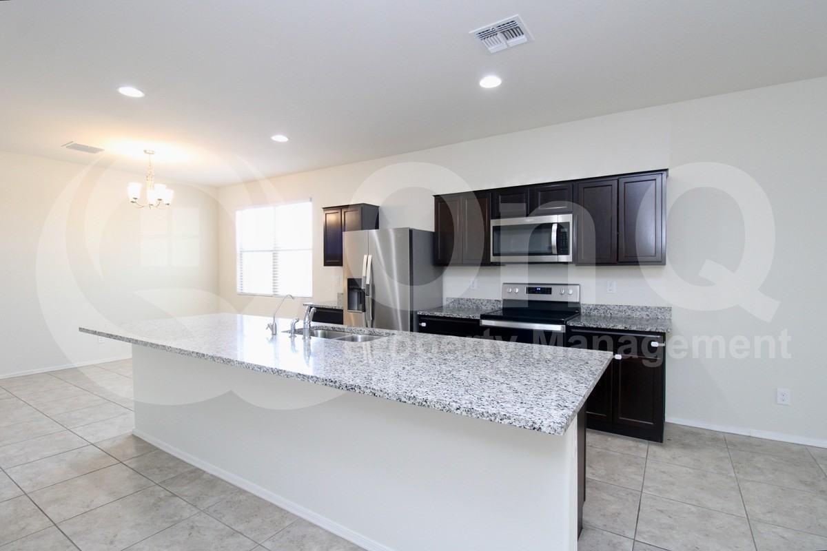 1238 E Denvil Dr - Photo 3 of 20