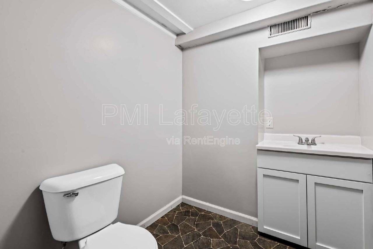 618 S 18th St - Photo 5 of 13