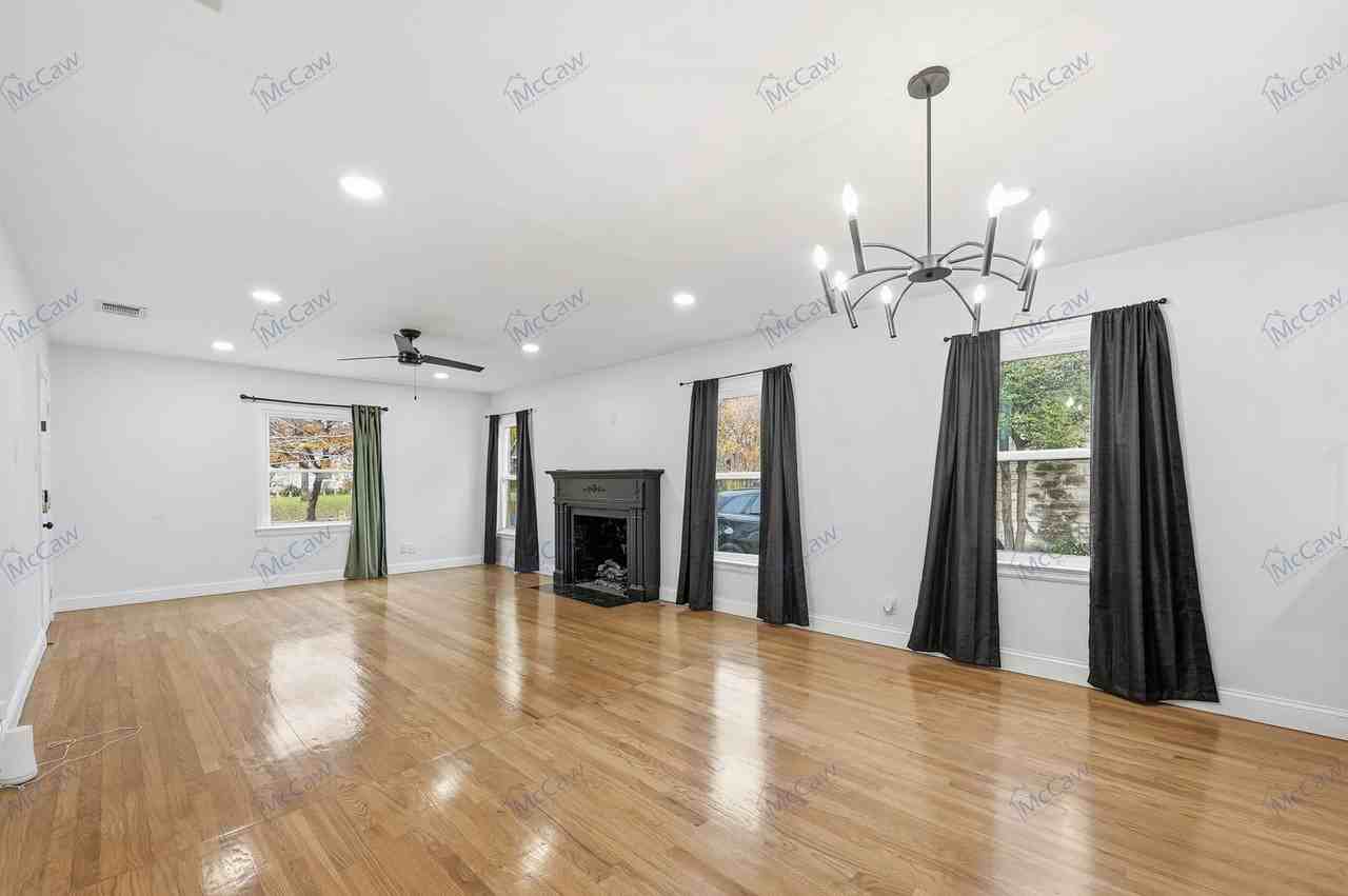 1622 Hollywood Ave - Photo 4 of 19