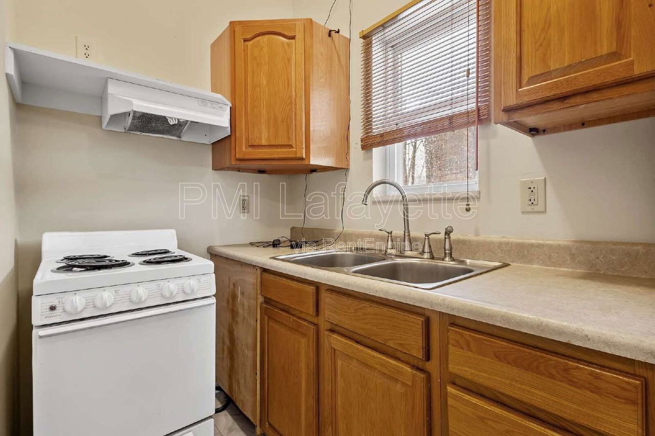 708 N 18th St #1 - Photo 6 of 8