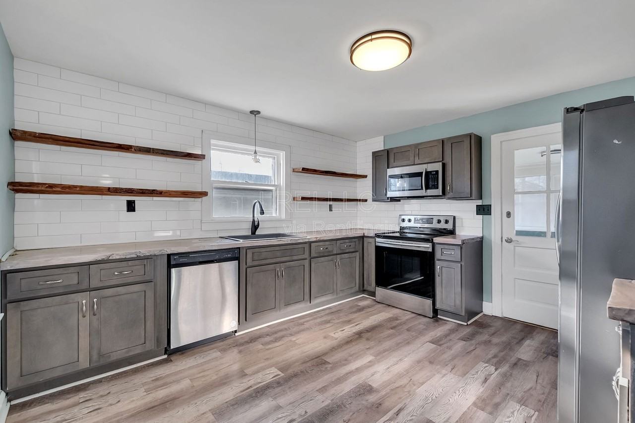 4724 Cane Run Rd - Photo 4 of 16