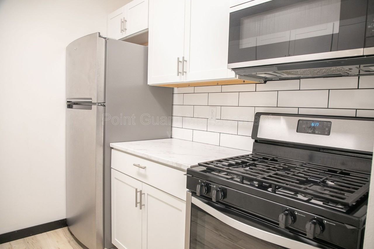 7110 Jones Cir #10 - Photo 3 of 19