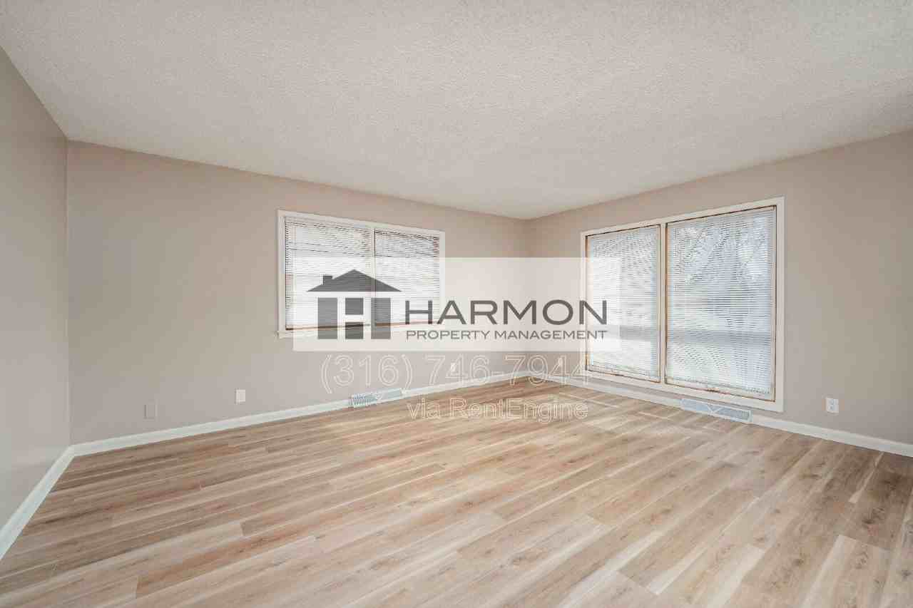 8514 W 9th St N - Photo 2 of 14