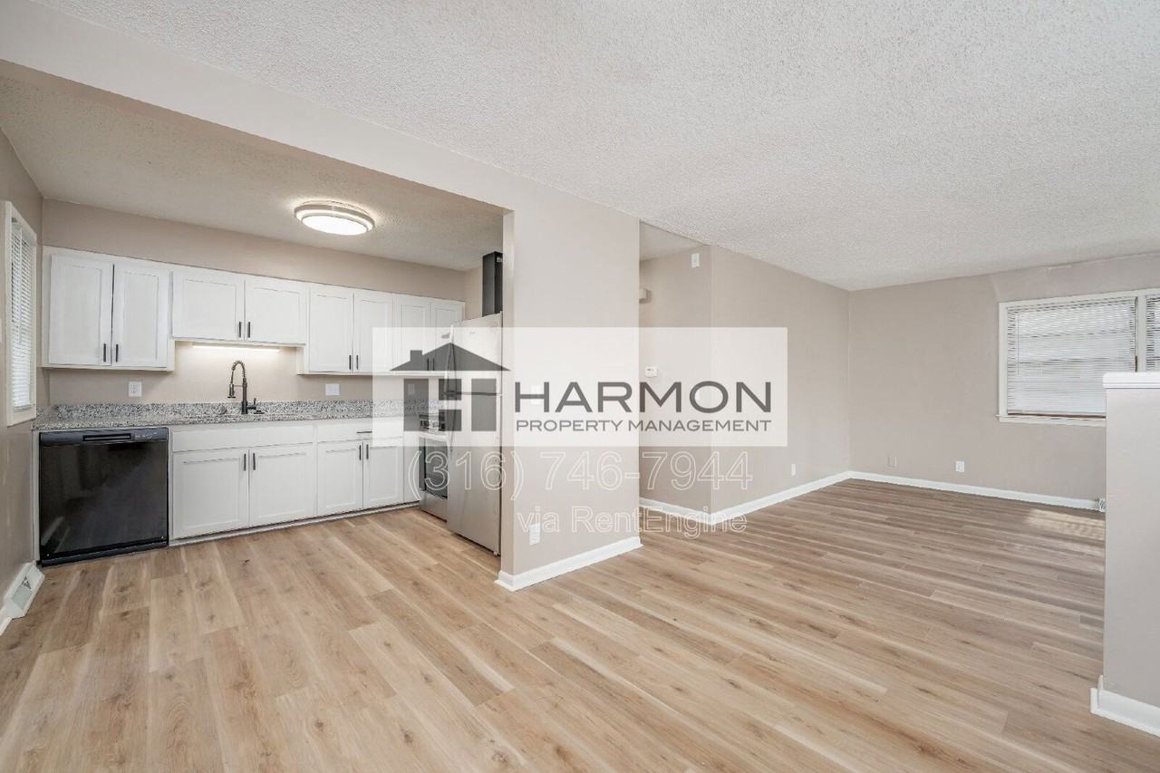 8514 W 9th St N - Photo 3 of 14