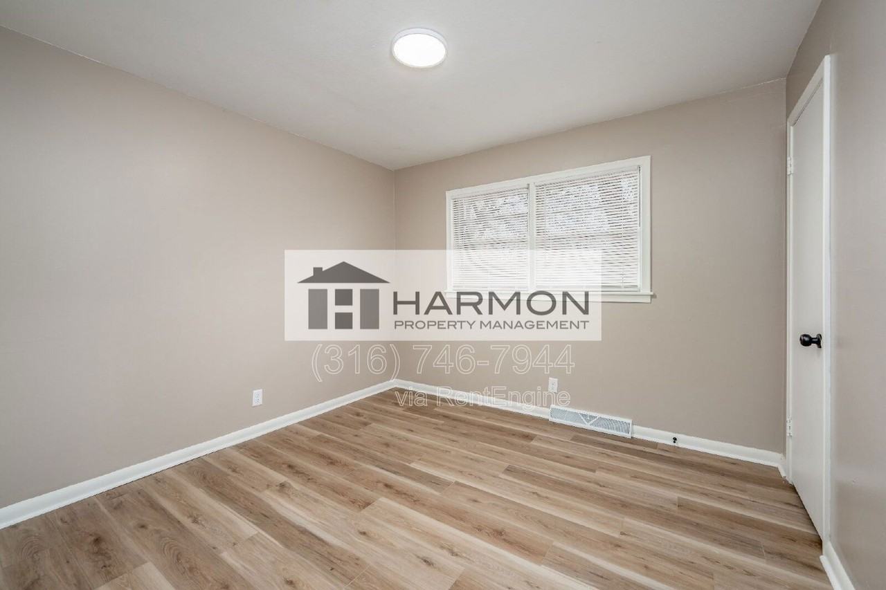 8514 W 9th St N - Photo 7 of 14