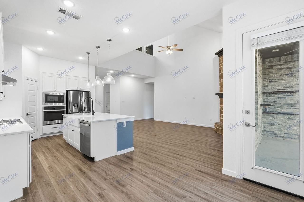 5737 Miriam Dr - Photo 4 of 25