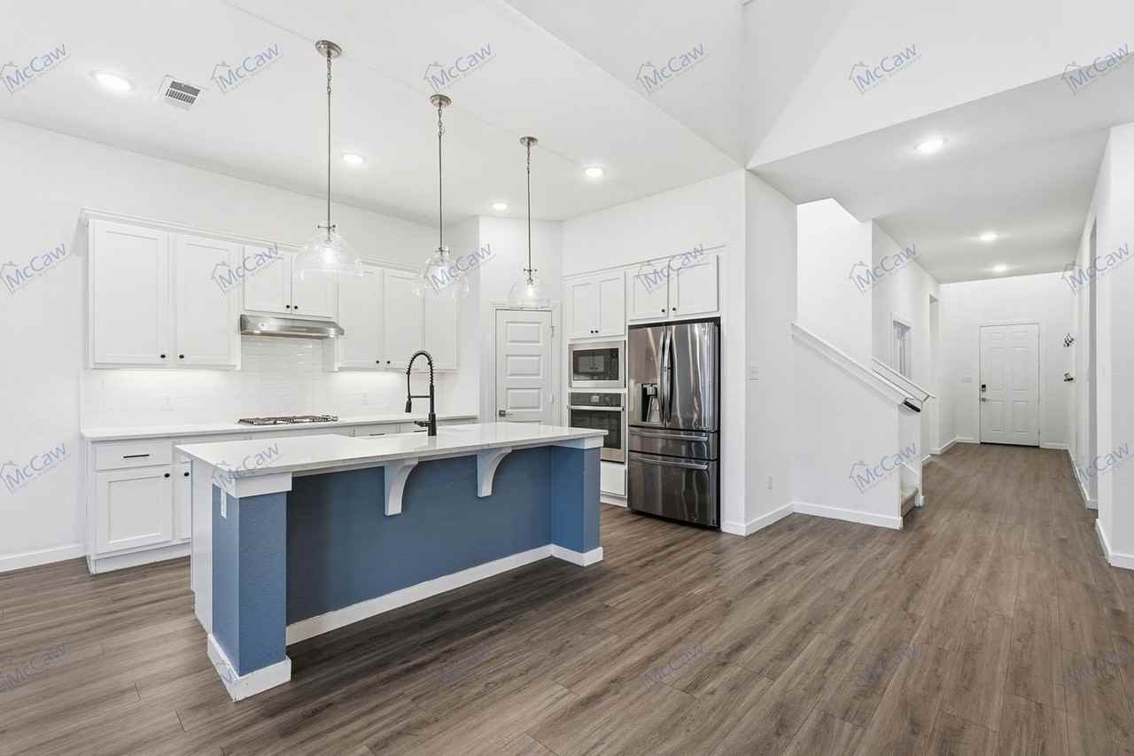 5737 Miriam Dr - Photo 6 of 25