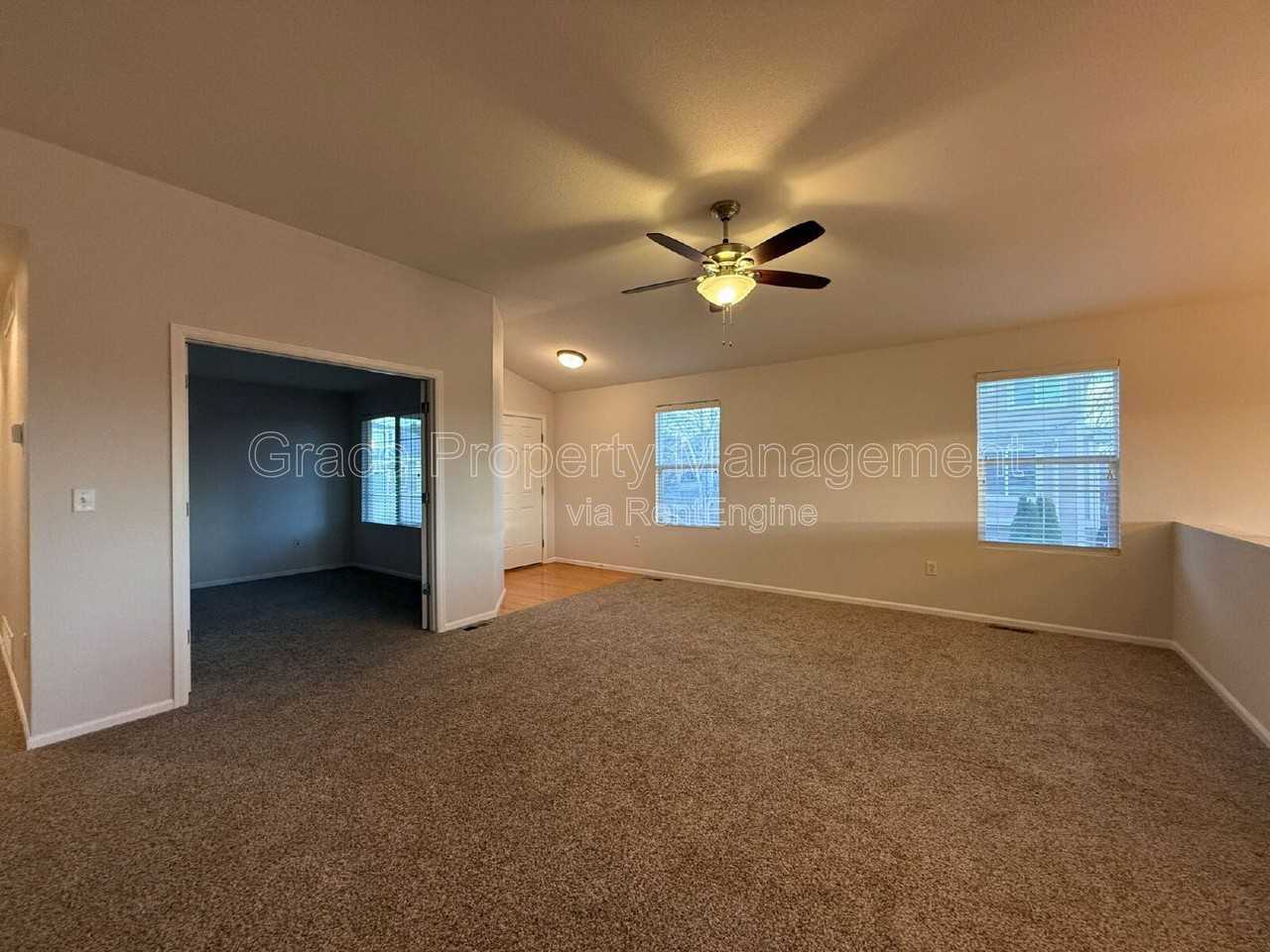 10533 Joplin St - Photo 3 of 14