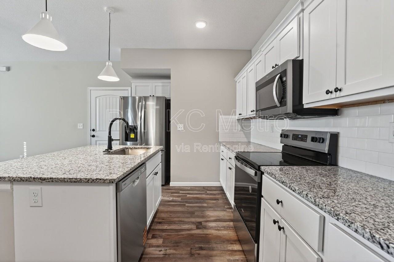 2517 Arlene Pl - Photo 6 of 27