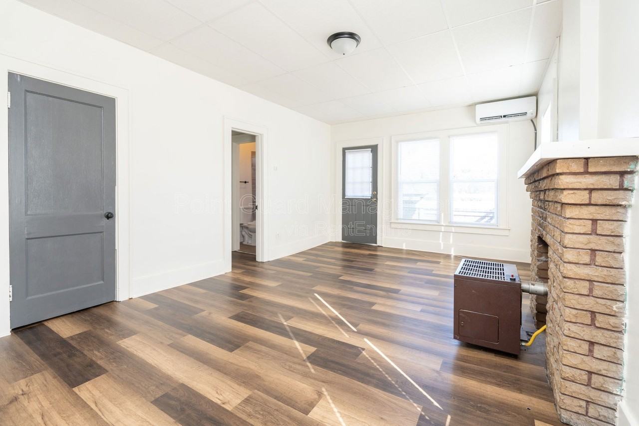 423 N Emporia Ave #3 - Photo 2 of 10