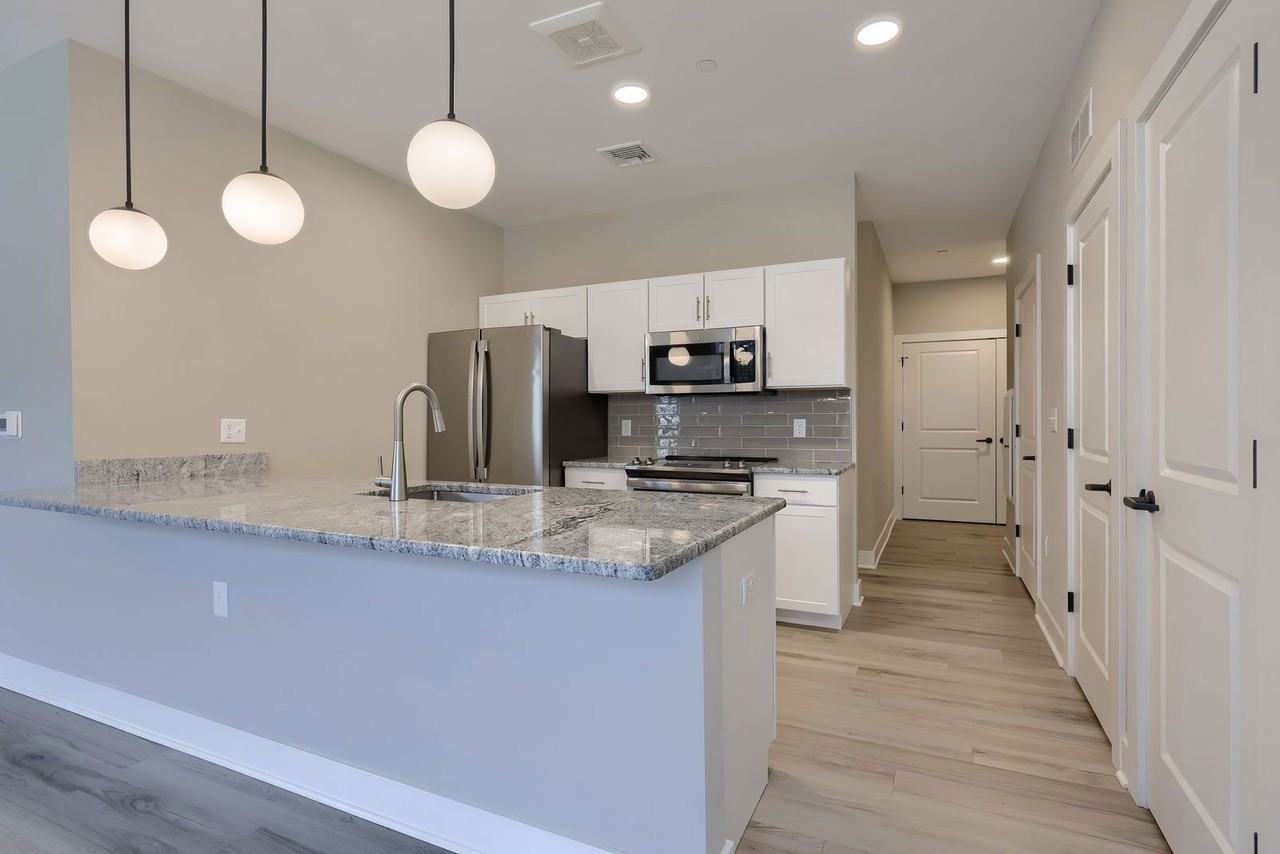 213 Jackson St #8 - Photo 5 of 24