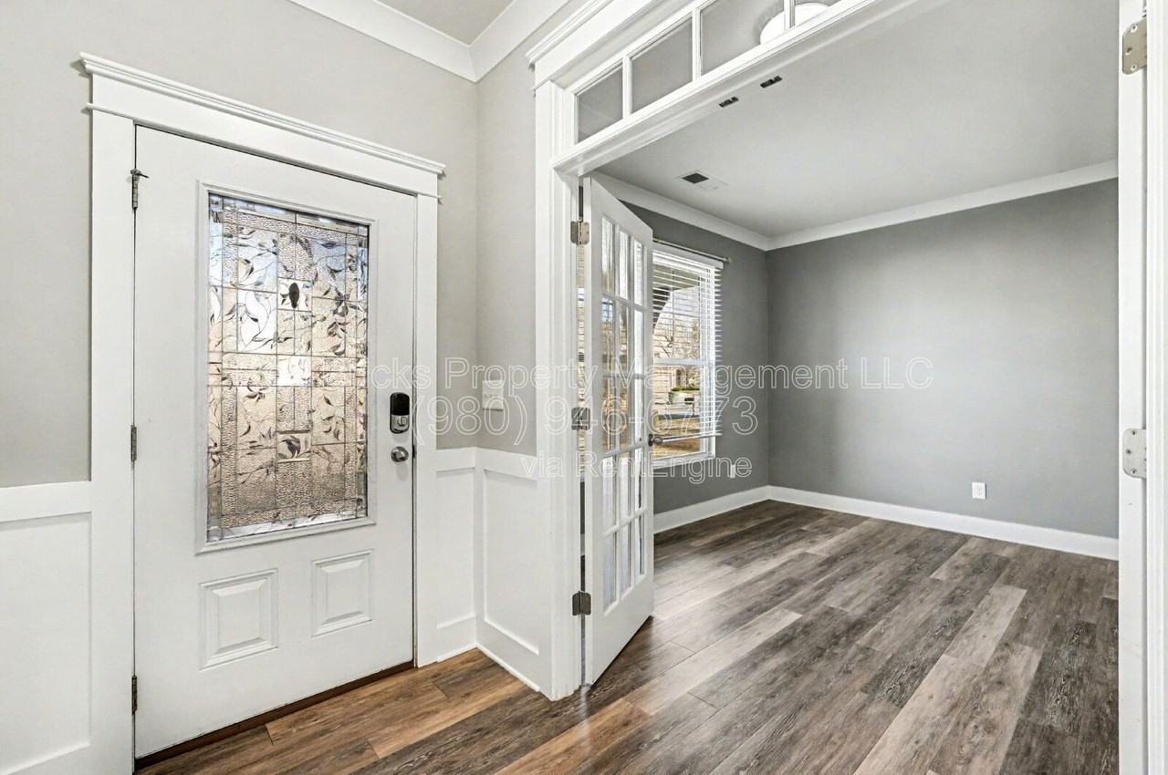 149 Kingston Dr - Photo 7 of 42