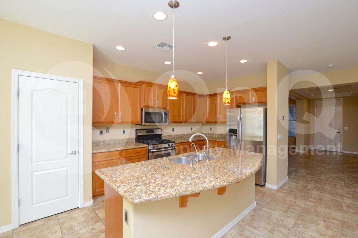 3250 S Holguin Way - Photo 5 of 32