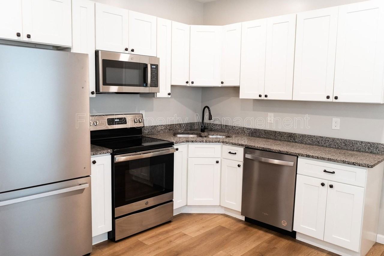 4111 Mountain Trek Way - Photo 3 of 19