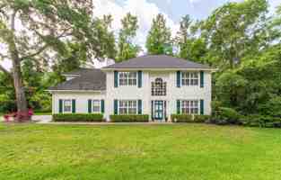 featured image of 1142 Westwood Dr