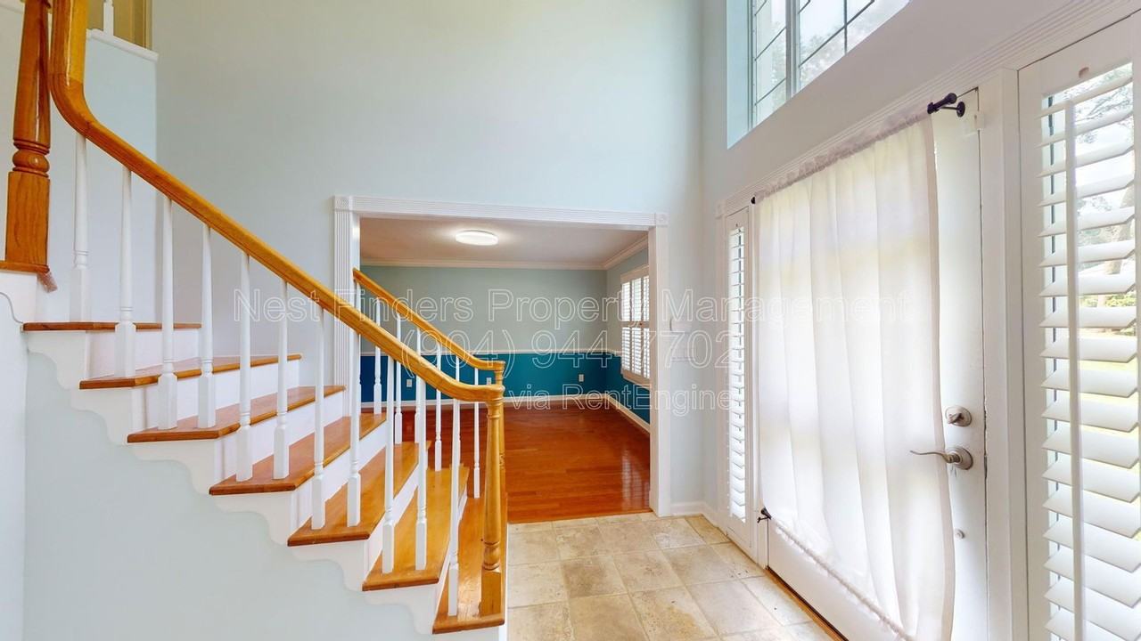 1142 Westwood Dr - Photo 3 of 31