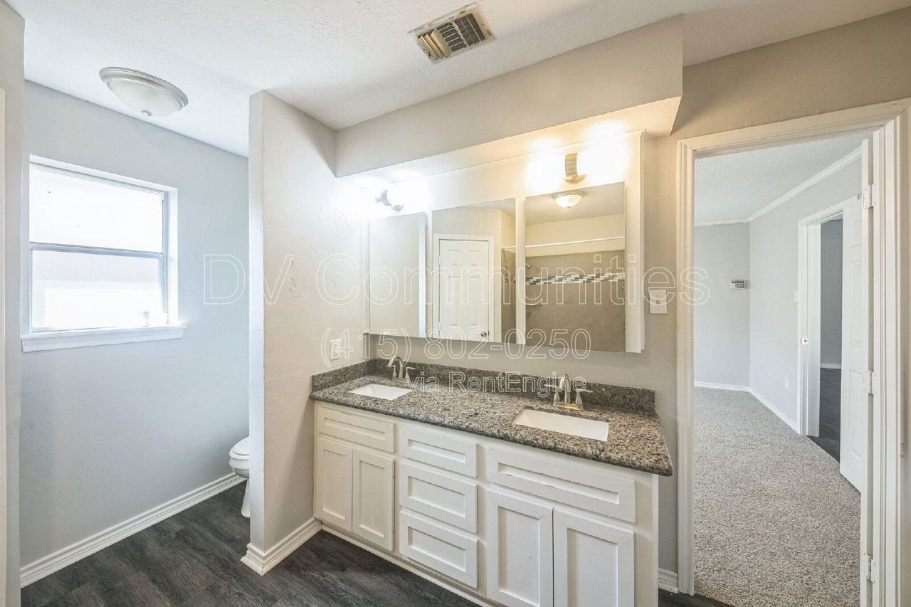 9830 Cherokee St - Photo 5 of 31