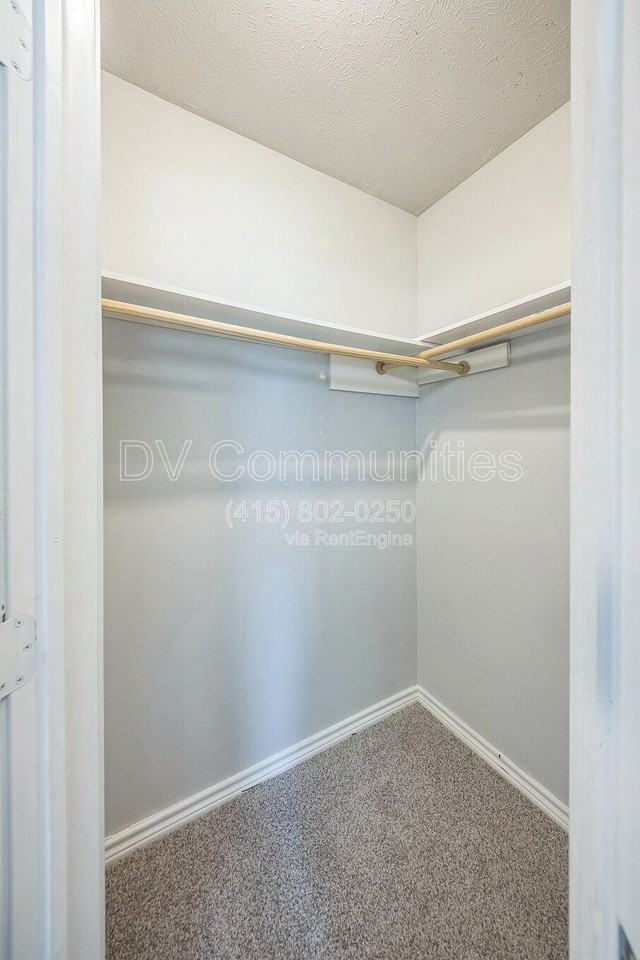 9830 Cherokee St - Photo 6 of 31