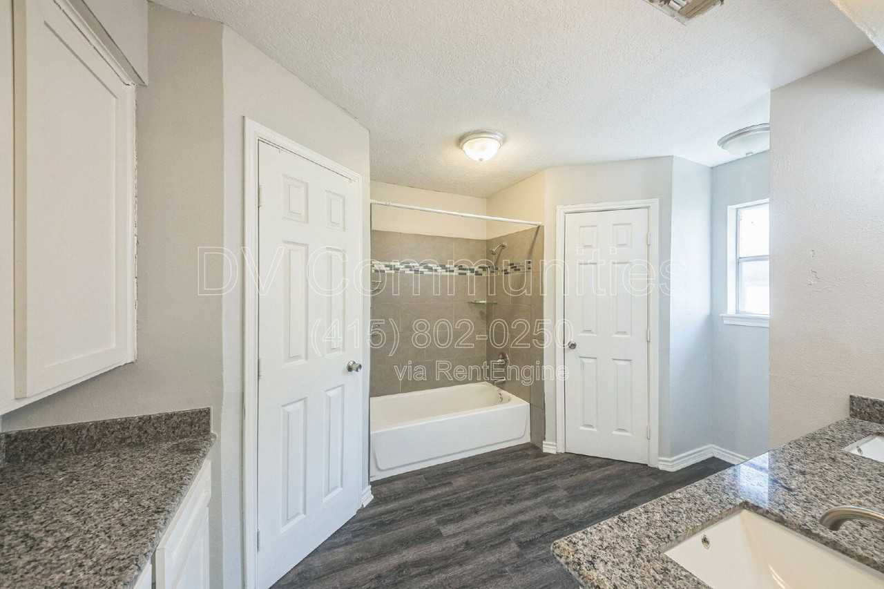 9830 Cherokee St - Photo 7 of 31