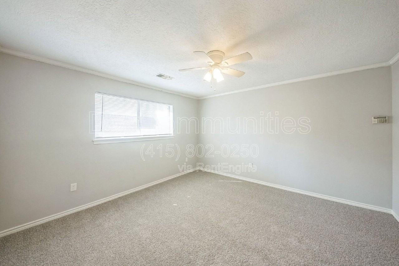 9830 Cherokee St - Photo 7 of 26