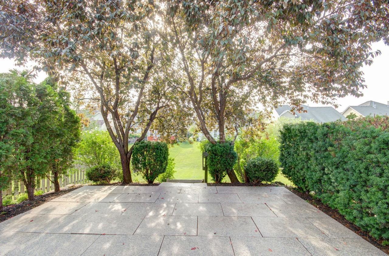 520 N Frieh Dr - Photo 4 of 25