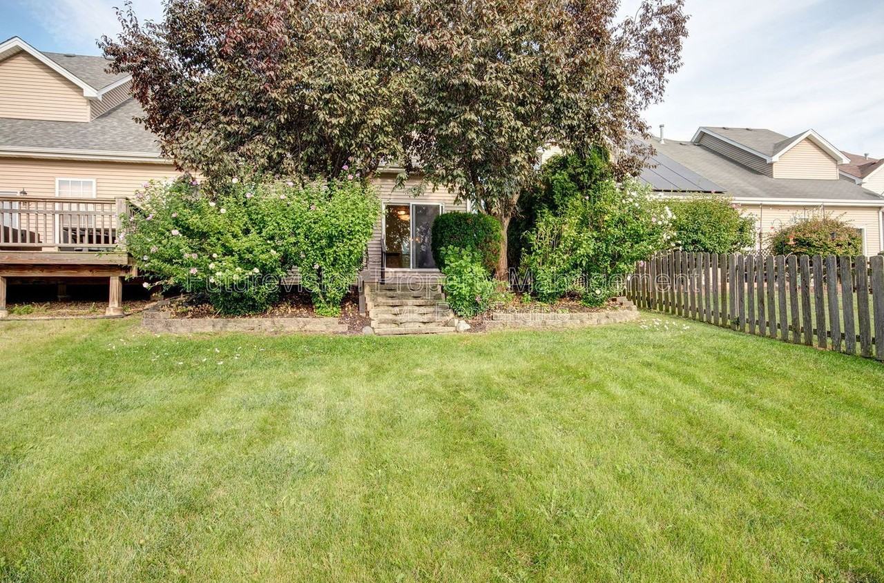 520 N Frieh Dr - Photo 6 of 25