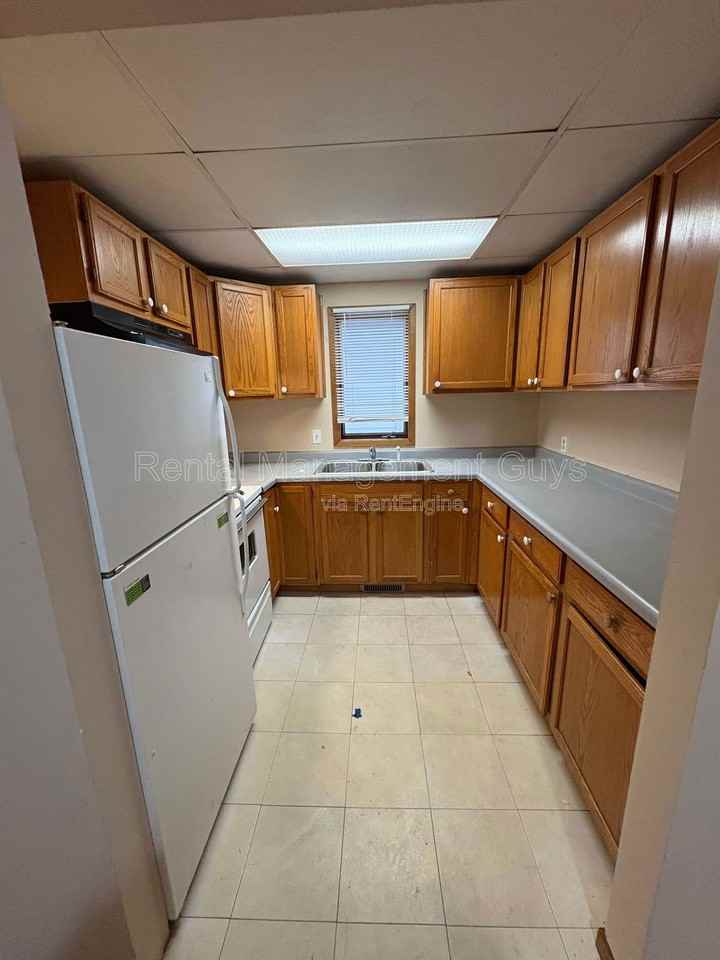 3319 Longfellow Ave #1 - Photo 2 of 9