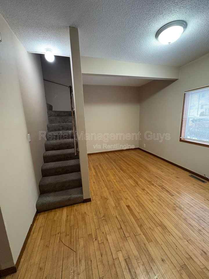 3319 Longfellow Ave #1 - Photo 6 of 9