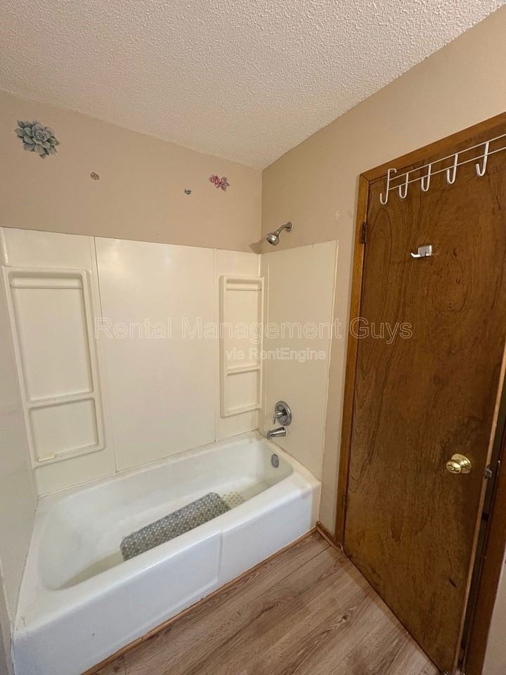 3319 Longfellow Ave #1 - Photo 7 of 9