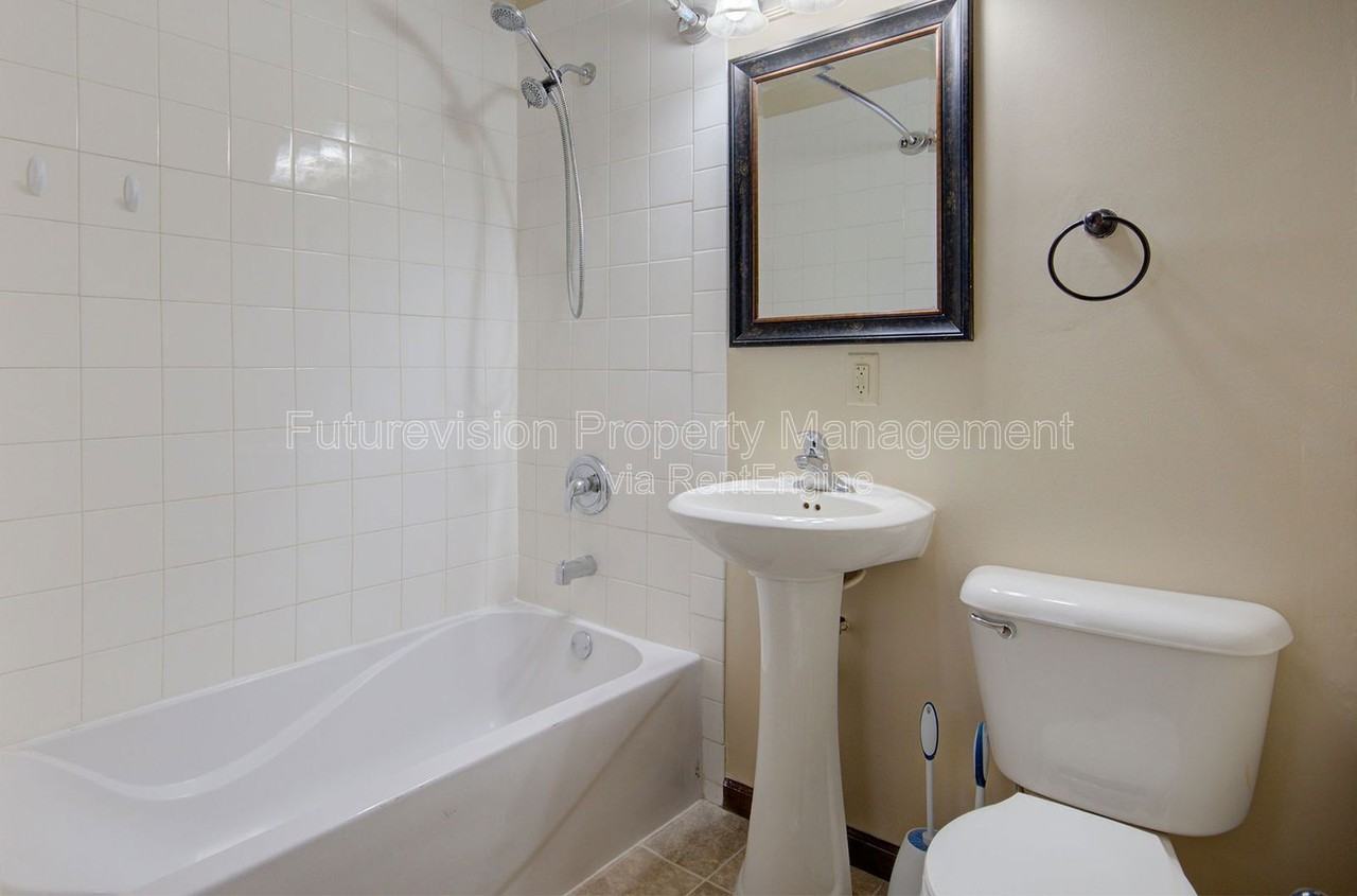 811 John St - Photo 6 of 16