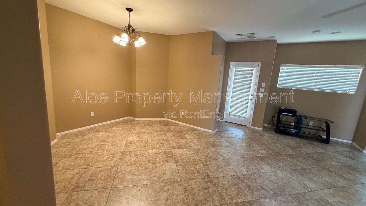 45113 W Mescal St - Photo 3 of 15