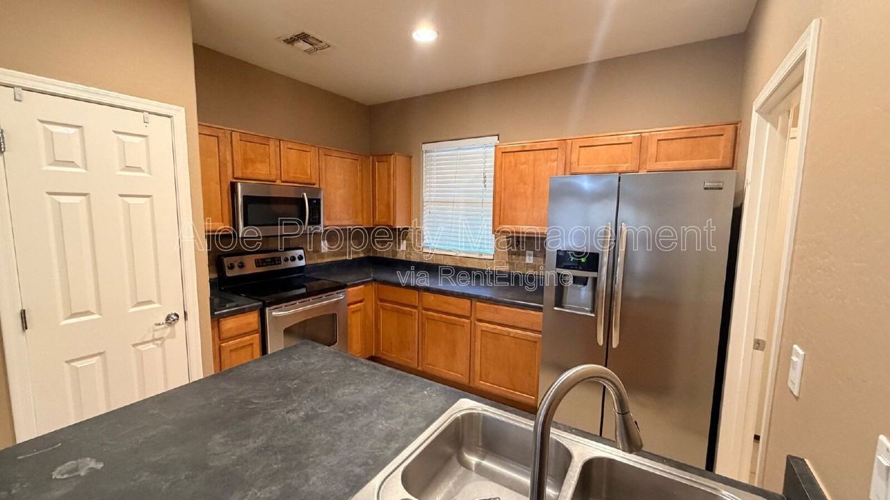 45113 W Mescal St - Photo 6 of 15