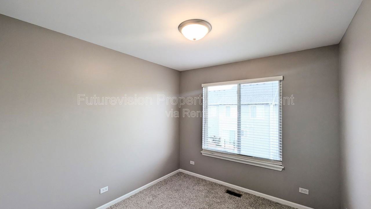 14527 Patriot Square Dr E - Photo 4 of 12