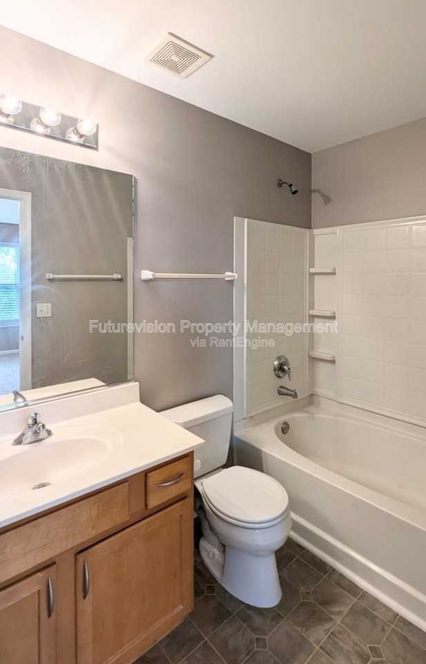 14527 Patriot Square Dr E - Photo 6 of 12