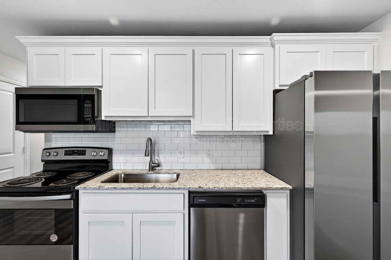 2809 Peony Dr #1 - Photo 6 of 21