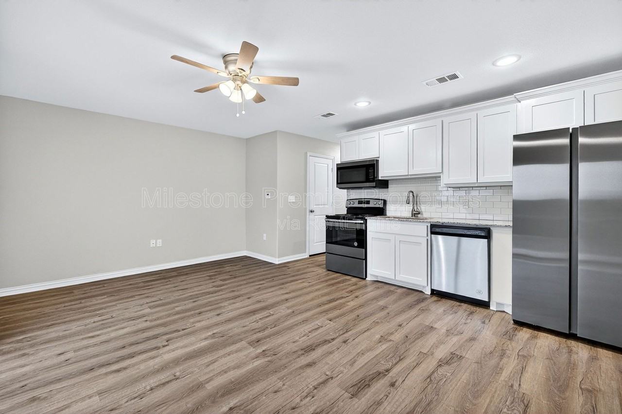 2809 Peony Dr #1 - Photo 7 of 21