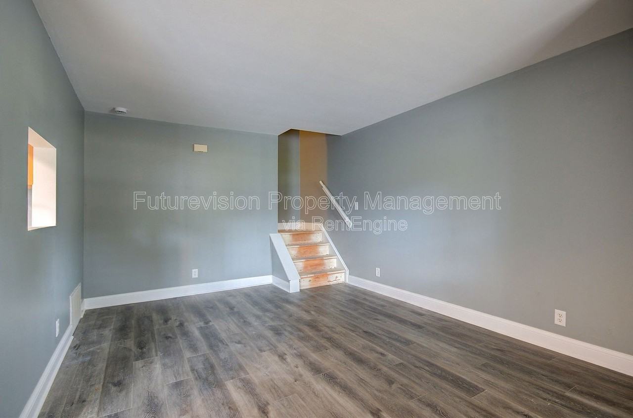 2302 Carnation Dr - Photo 4 of 18