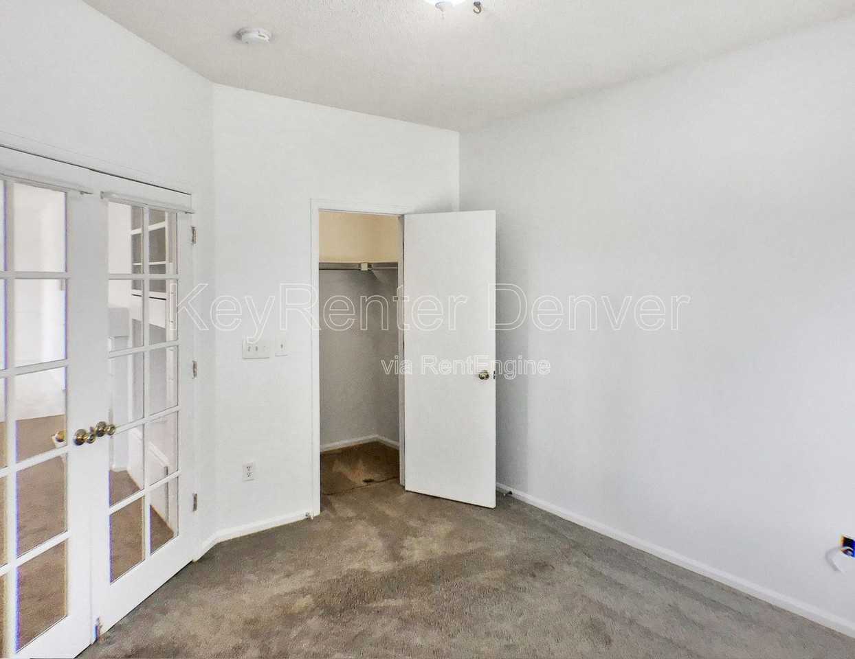 19807 E 39th Ave - Photo 5 of 30