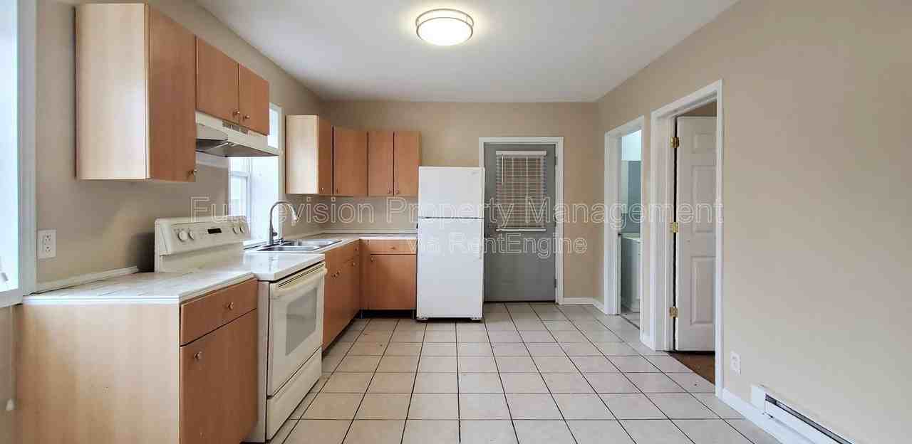 839 N Broadway St #2 - Photo 3 of 12