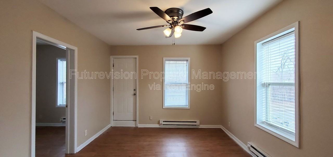 839 N Broadway St #2 - Photo 4 of 12