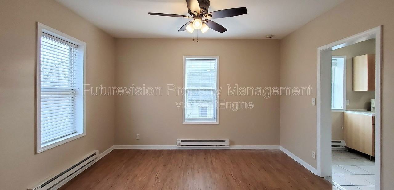 839 N Broadway St #2 - Photo 7 of 12