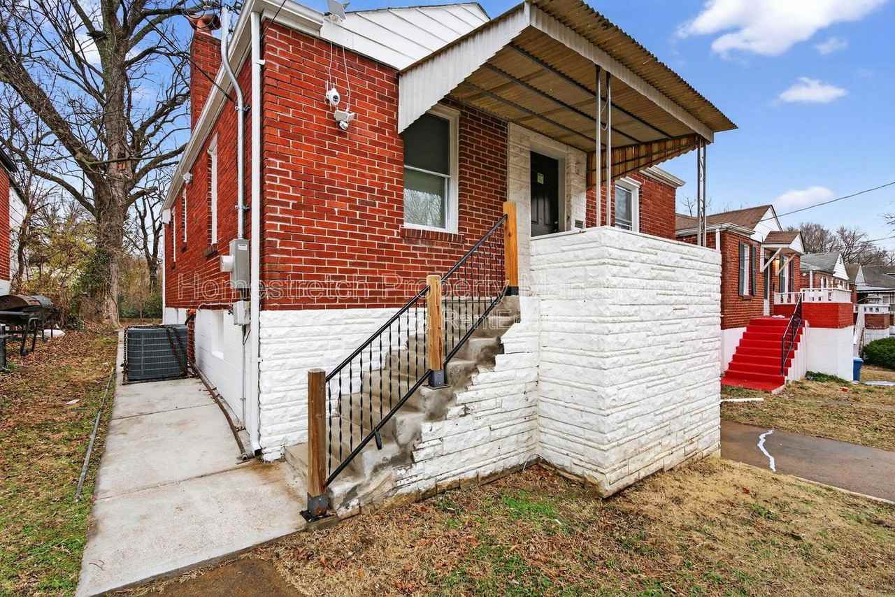 7137 Garesche Ave - Photo 3 of 26