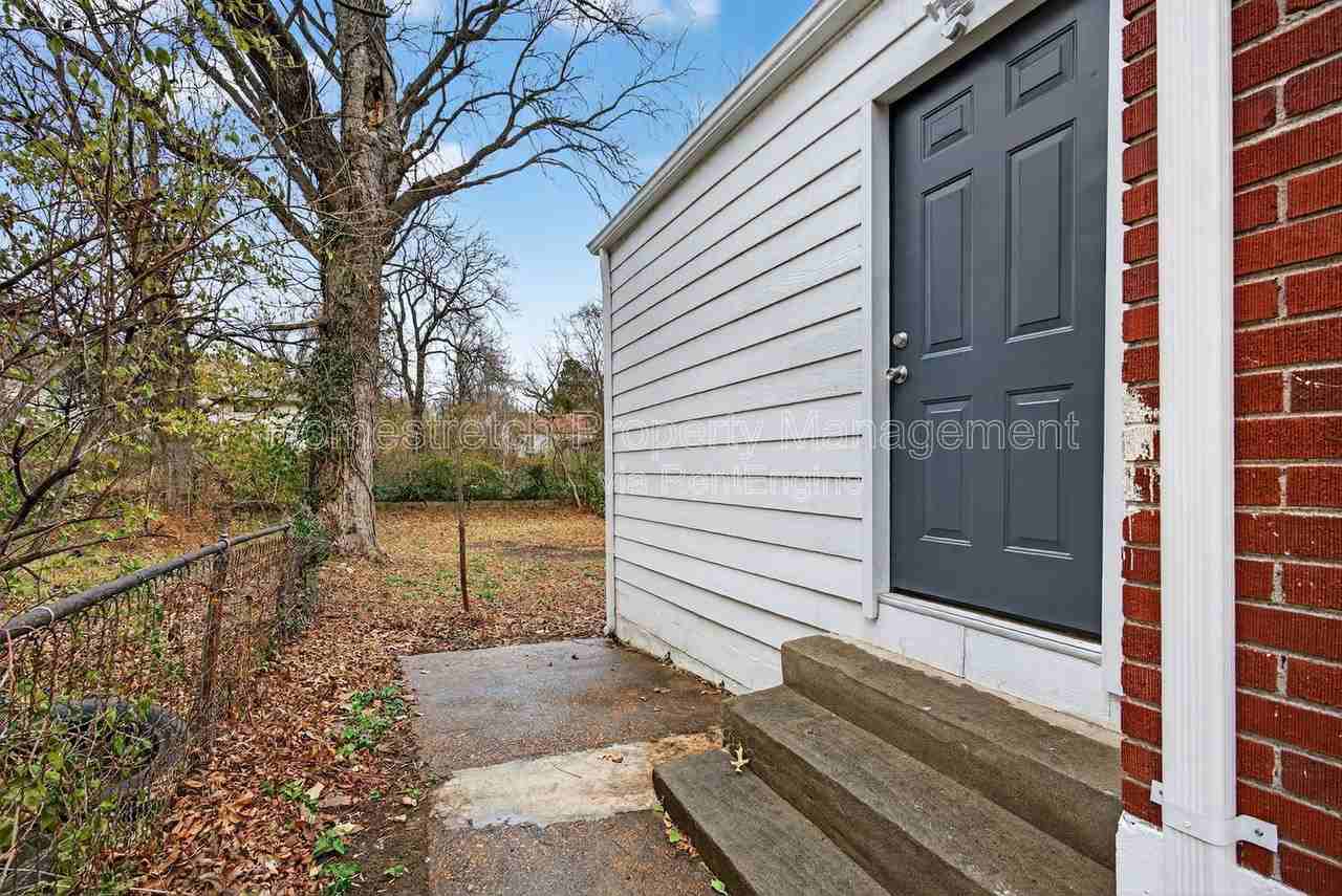 7137 Garesche Ave - Photo 4 of 26