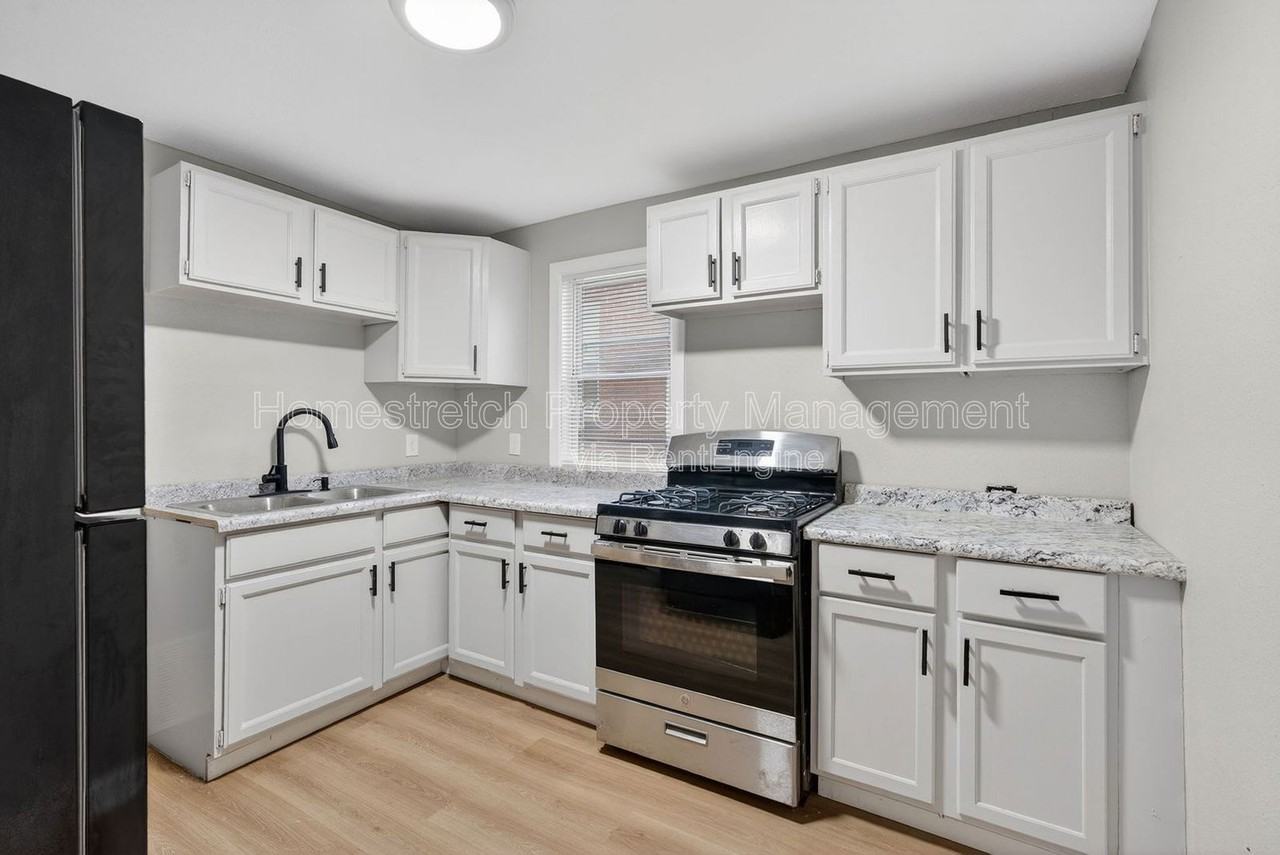 7137 Garesche Ave - Photo 6 of 26