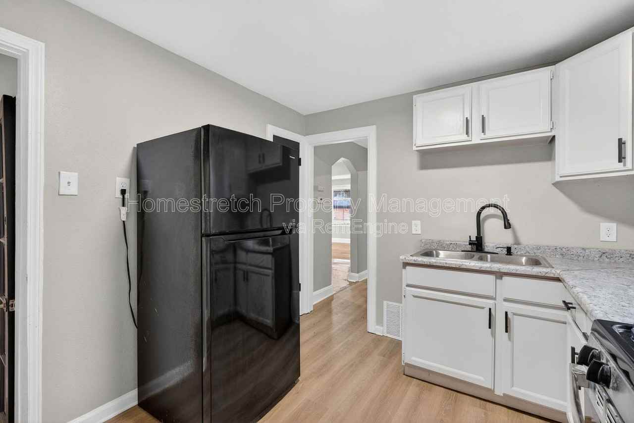 7137 Garesche Ave - Photo 7 of 26