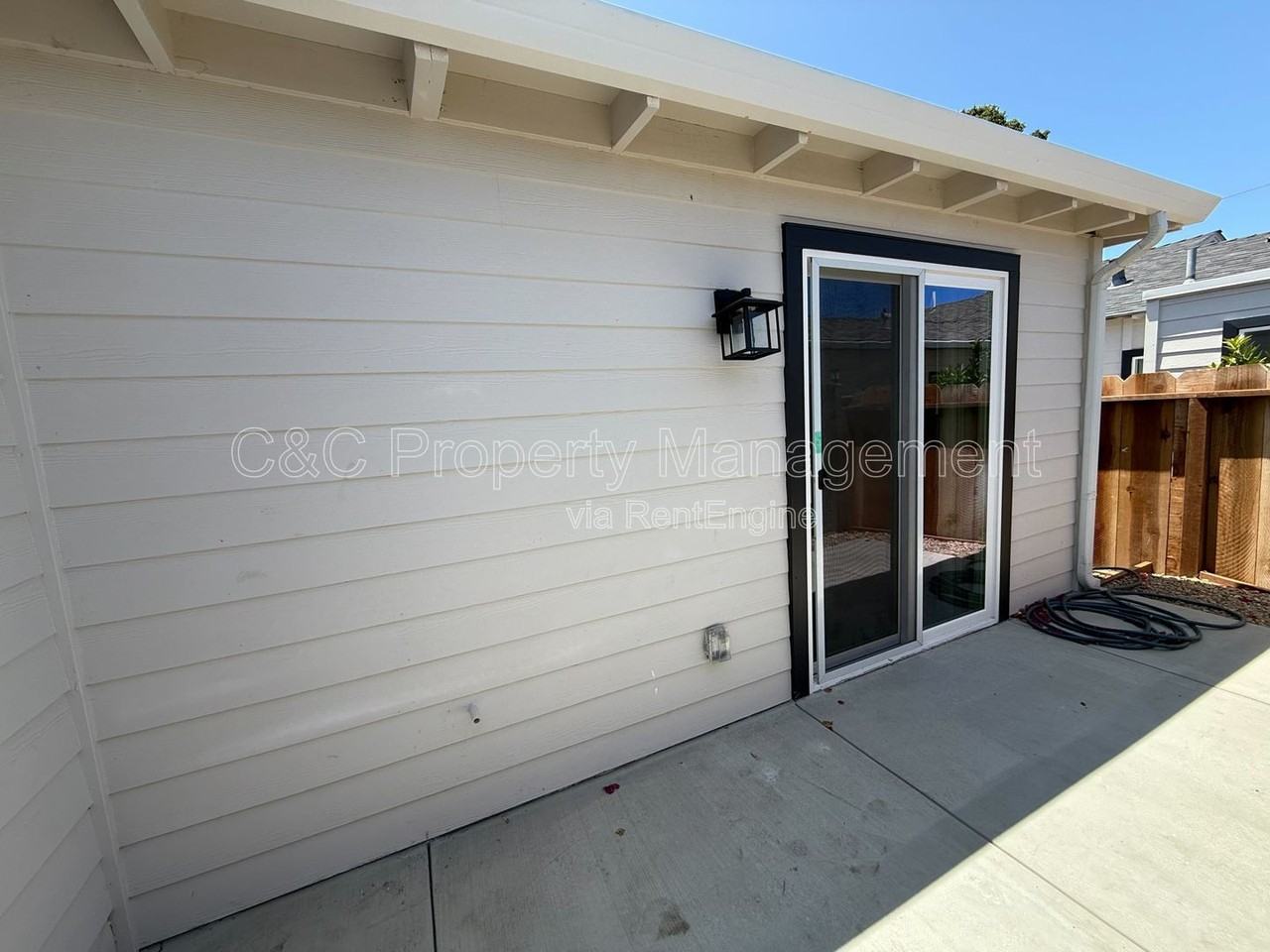 727 2nd St - Photo 2 of 14