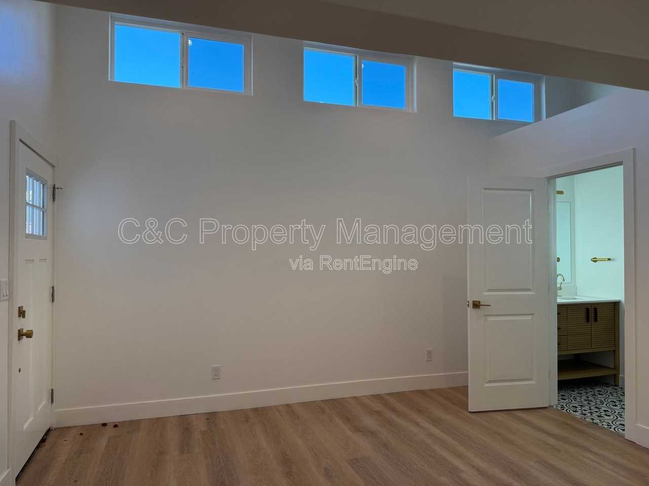 727 2nd St - Photo 6 of 14