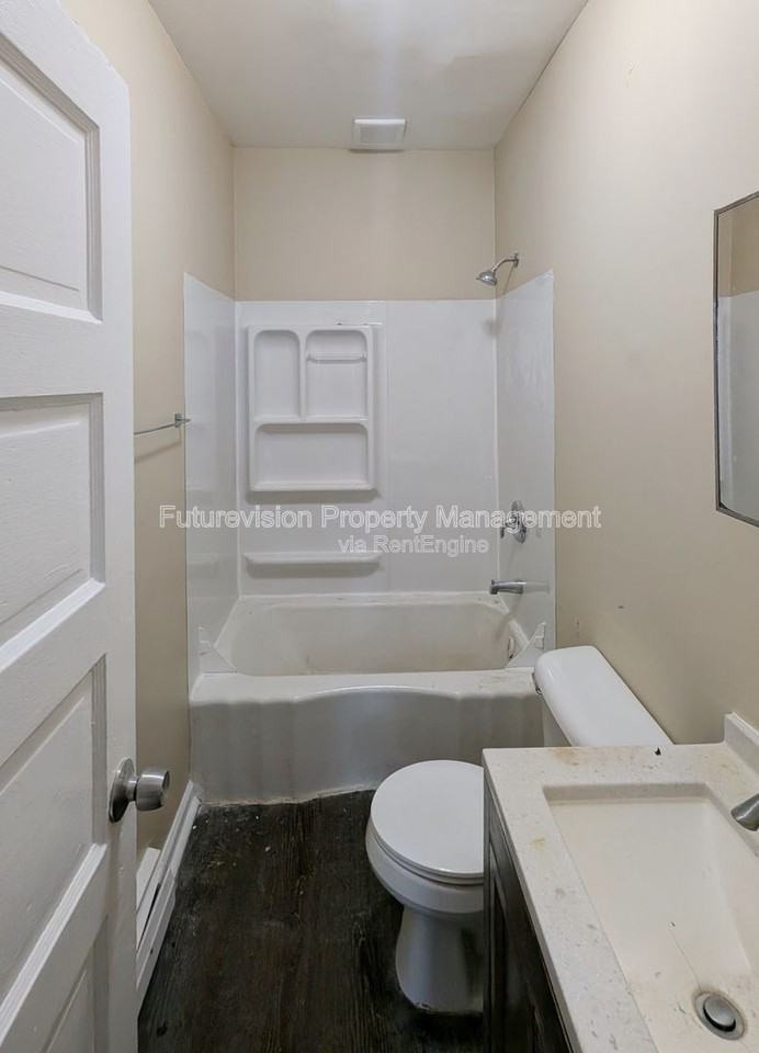 837 N Broadway St #1 - Photo 2 of 12