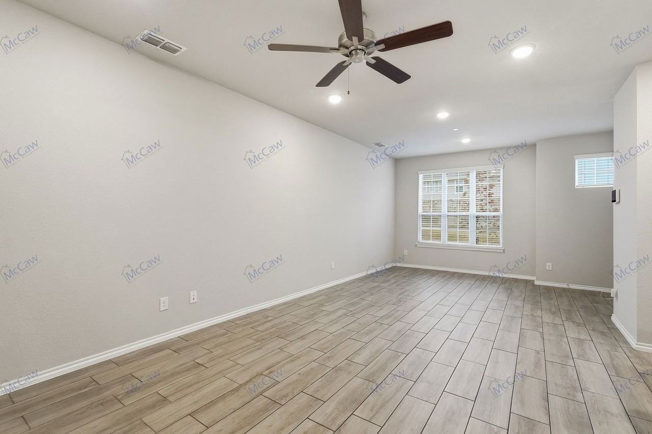 2812 Baneberry Ln #31 - Photo 3 of 22